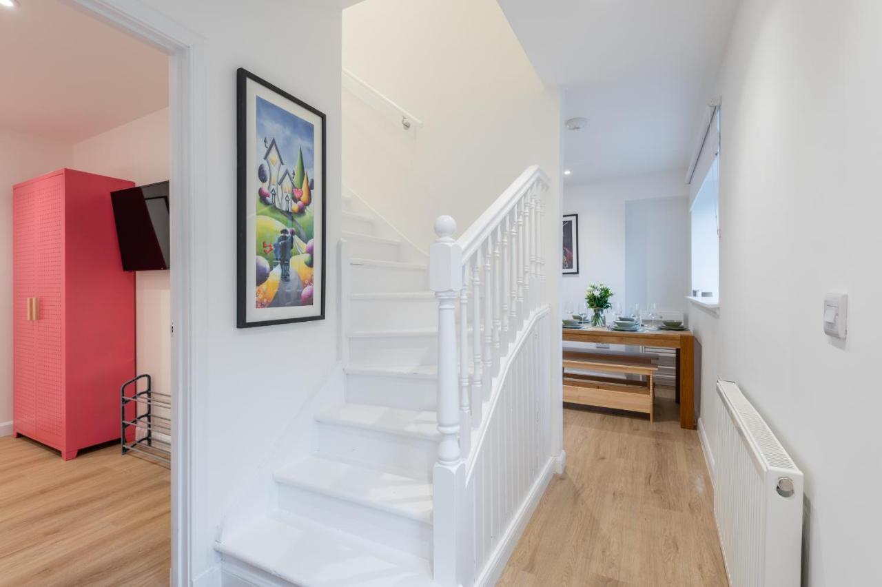 The Pinkish House - 4 Bed In The Town Centre Holiday home