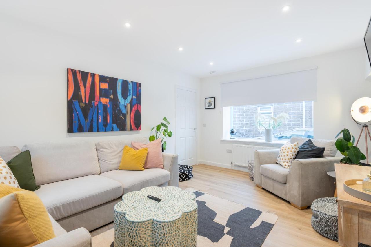The Pinkish House - 4 Bed In The Town Centre * Blairgowrie and Rattray