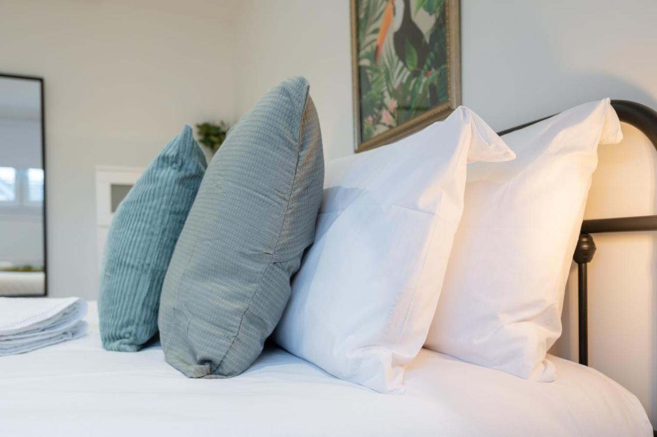 The Pinkish House - 4 Bed In The Town Centre Hébergement de vacances